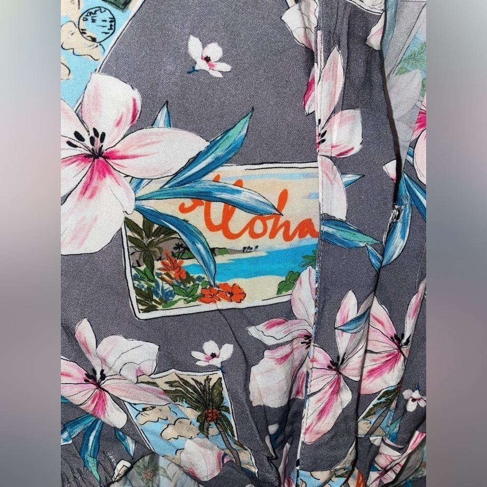 New! Le Superbe Topper Long Sleeve Tie Front Crop Aloha Fog Gray 🌺 Small NWT! - Picture 10 of 12